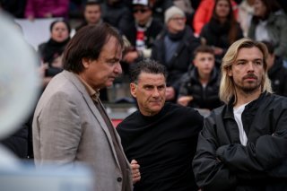 Christian Constantin (à gauche) fait confiance à son entraîneur Didier Tholot. KEYSTONE/CHRISTIAN MERZ